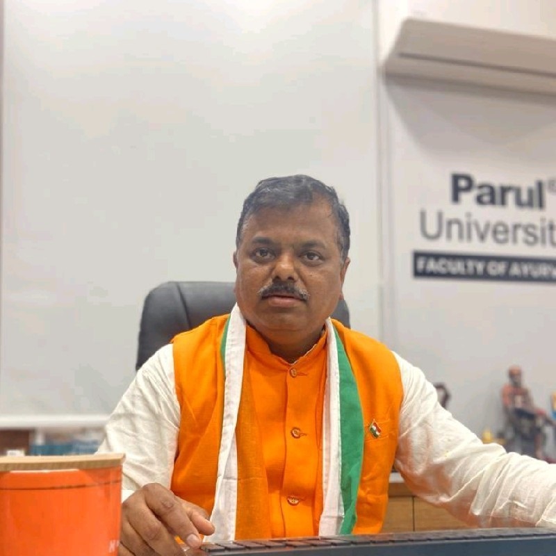 Dr. HEMANT DEVRAJ TOSHIKHANE