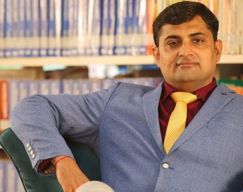 Dr. TRILOK BHARATBHAI AKHANI