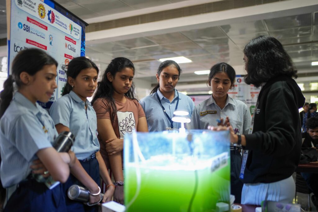 Young innovators from schools exploring Smart India Hackathon projects at Parul University