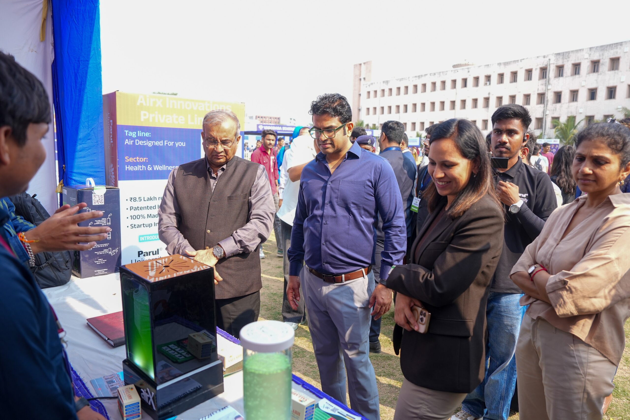 Student founders presenting startup ideas and prototypes at VSF 6.0